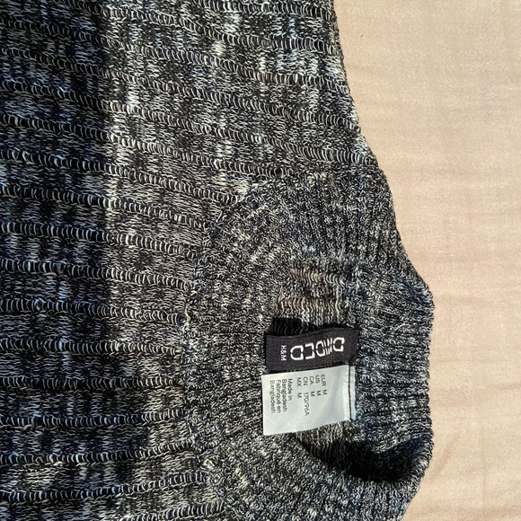 H&M Cropped Turtle Neck - Picture 2 of 2